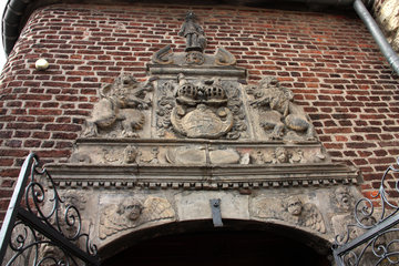 Fries des Renaissanceportals  der Kirche St. Heinrich in Aachen-Horbach