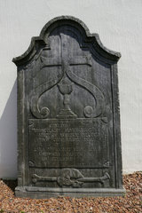 Grabstein auf dem Friedhof der St. Hubertus-Kapelle von Weweler, Detail
