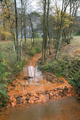 Abfluss aus der Trinkwassertalsperre Dreilägerbachtallsperre, Nordeifel