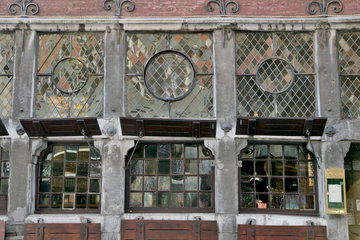 Alte Glasfenster am Postwagen, Aachen