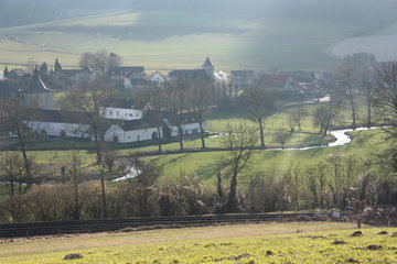 Ausblick vom Schutzgebiet Genhoes auf das Geultal mit Oud-Valkenburg