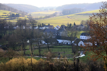 Ausblick vom Schutzgebiet Genhoes auf das Geultal mit Oud-Valkenburg