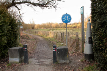 Belgisch-niederländische Grenze auf der Via Gulia (Wanderroute) bei Sippenaeken