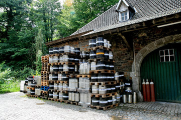 Bierfässer, Brauerei Val Dieu