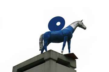 Blaues Pferd aud dem Gelände der RWTH Aachen