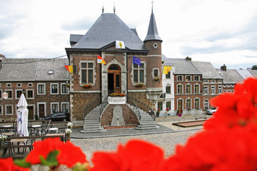Blick auf das ehemalige Rathaus von Clermont-sur Berwinne 