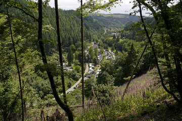 Blick auf den Campingplatz bei der Rellesmühle, Ourtal bei Dasburg