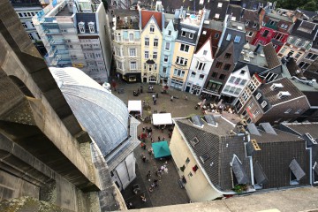 Blick auf den Münsterplatz vom Turm des Aachener Doms
