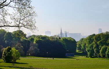Blick vom Park bei Schloss Schonenberg auf  Brüssel