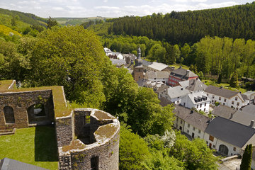 Blick von der Burg auf den Ort Burg Reuland