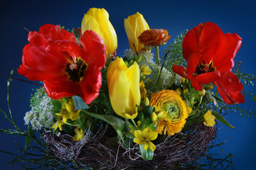 Blumenstrauß mit roten Tulpen von Ulrike Hager für den Monat April