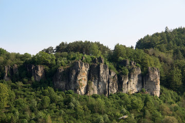 Das Felsmassiv der Munterley bei Gerolstein in der Vulkaneifel