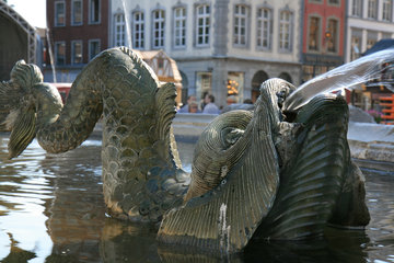 Delphin im Karlsbrunnen, Markt, Aachen
