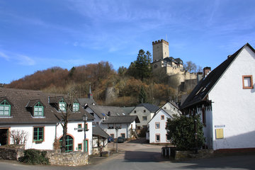 Der Eifelort Kerpen mit Burg Kerpen