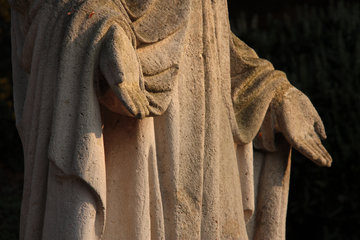 Detail der Marienstatue auf dem Kapellenberg in Raeren, Belgien