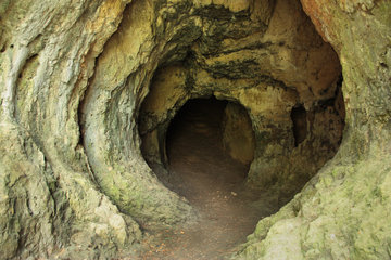 Die Buchenloch-Höhle im Naturschutzgebiet Gerolsteiner Dolomiten