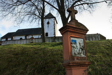 Die Wehrkirche von Berndorf