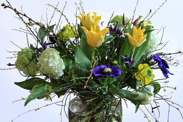 Frühlings-Blumenstrauß von Ulrike Hager für den Monat März