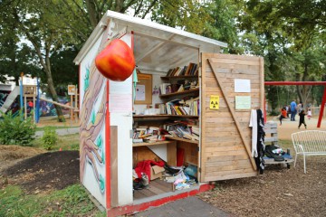 GiveBox im Gemeinschaftsgarten HirschGrün (Suermondt-Park), Aachen 2016