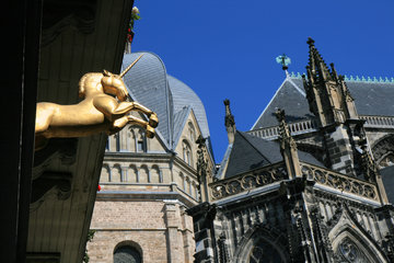 Goldenes Einhorn mit Dom, Aachen