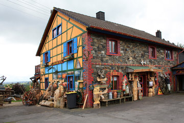 Holzschnitzer, Elch- und Lappland-Fan in Mützenich, Eifel