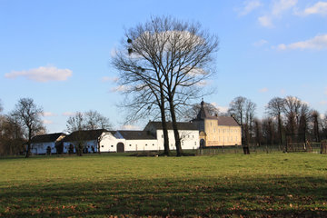 Kasteel Genhoes im Geultal bei Oud Valkenburg