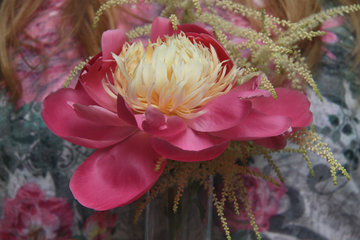 Kleiner Blumenstrauß mit der Pfingstrose "Bowl of Beauty" und dem "Wald-Geißbart"