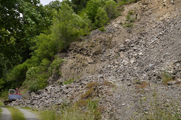 Kleiner Steinbruch im mittleren Ourtal zwischen Dasburg und Tintesmühle