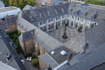 Kreuzgang des Aachener Doms, vom Domturm aus gesehen