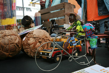 Kunsthandwerk auf dem Afrikamarkt am Ostermontag, Cadier en Keer, NL