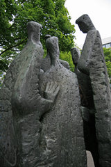 "Menschen im Gespräch", Figurengruppe von Heiz Tobolla, Templergraben, Aachen
