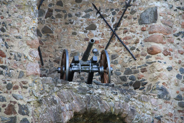 Mittelalterliche Stadtmauer mit Kanone, Hillesheim