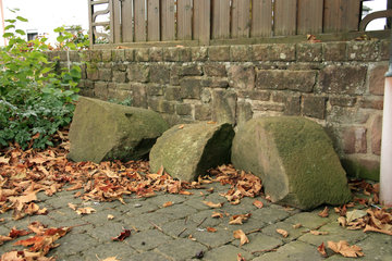 Steinblöcke der römischen Langmauer in Zemmer