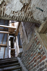 Treppe zum DachbodenGut Steinstraß in Aachen - Horbach