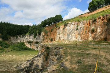 Verschiedene Niveaus der Mergelgrube ´t Rooth in Südlimburg