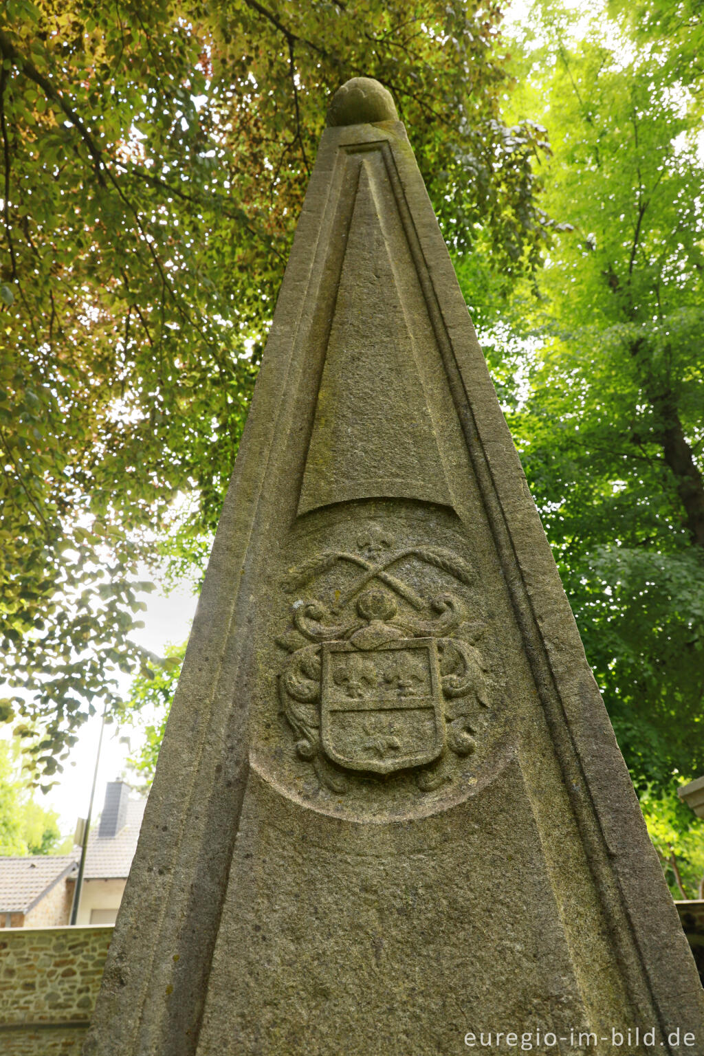 Detailansicht von Wappen der Kupfermeisterfamilie Lynen, Kupfermeisterfriedhof