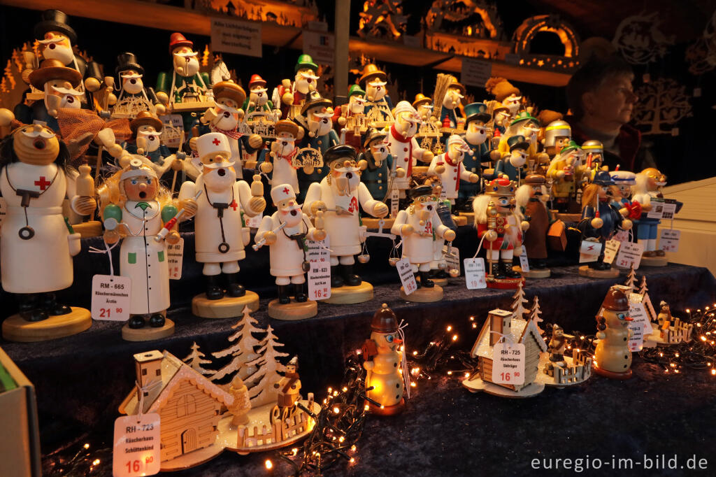 Detailansicht von Auf dem Weihnachtsmarkt bei Schloss Merode