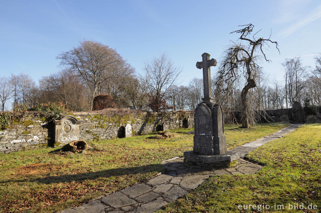 Detailansicht von Der historische Friedhof Menzerath bei Monschau