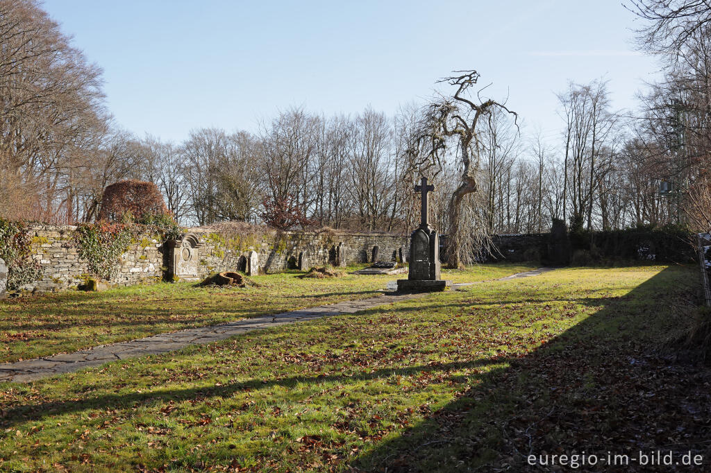 Detailansicht von Der historische Friedhof Menzerath bei Monschau