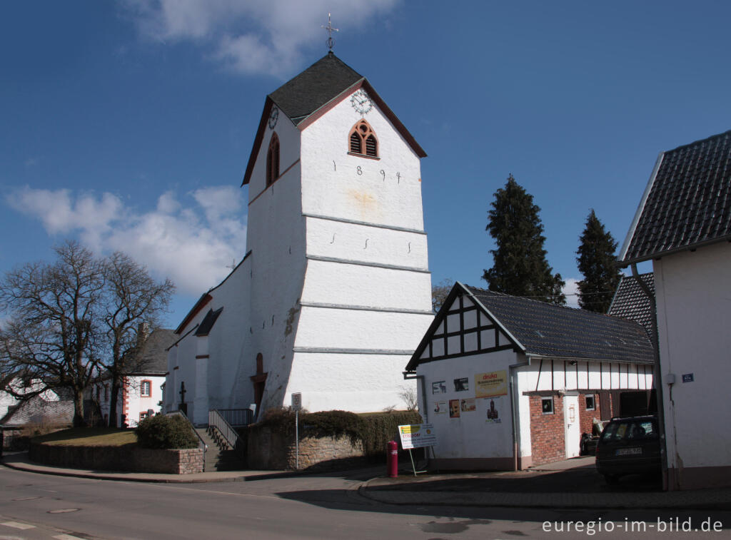 Detailansicht von Die spätgotische Pfarrkirche von Ripsdorf, Gemeinde Blankenheim