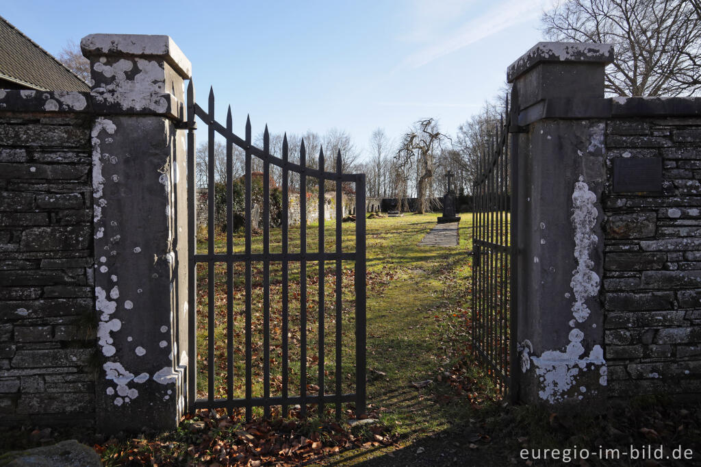 Eingang zum Friedhof Menzerath