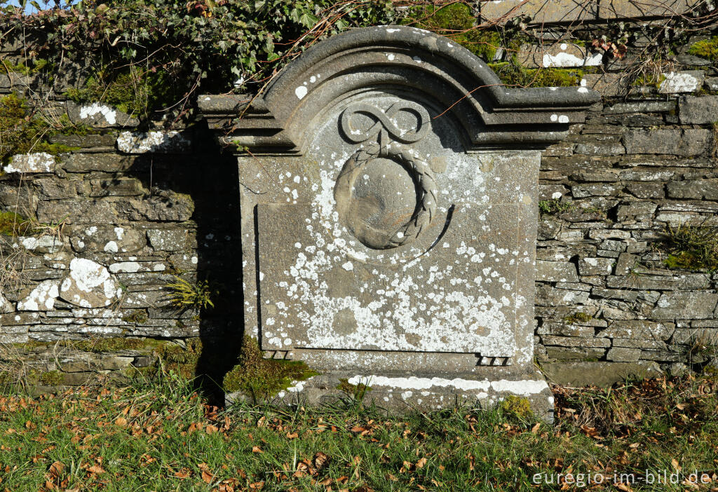 Grabstein, Friedhof Menzerath bei Monschau