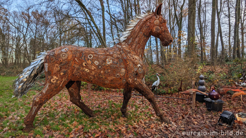 Detailansicht von Handwerkskunst auf dem Weihnachtsmarkt bei Schloss Merode
