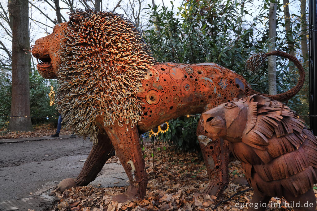 Detailansicht von Handwerkskunst auf dem Weihnachtsmarkt bei Schloss Merode