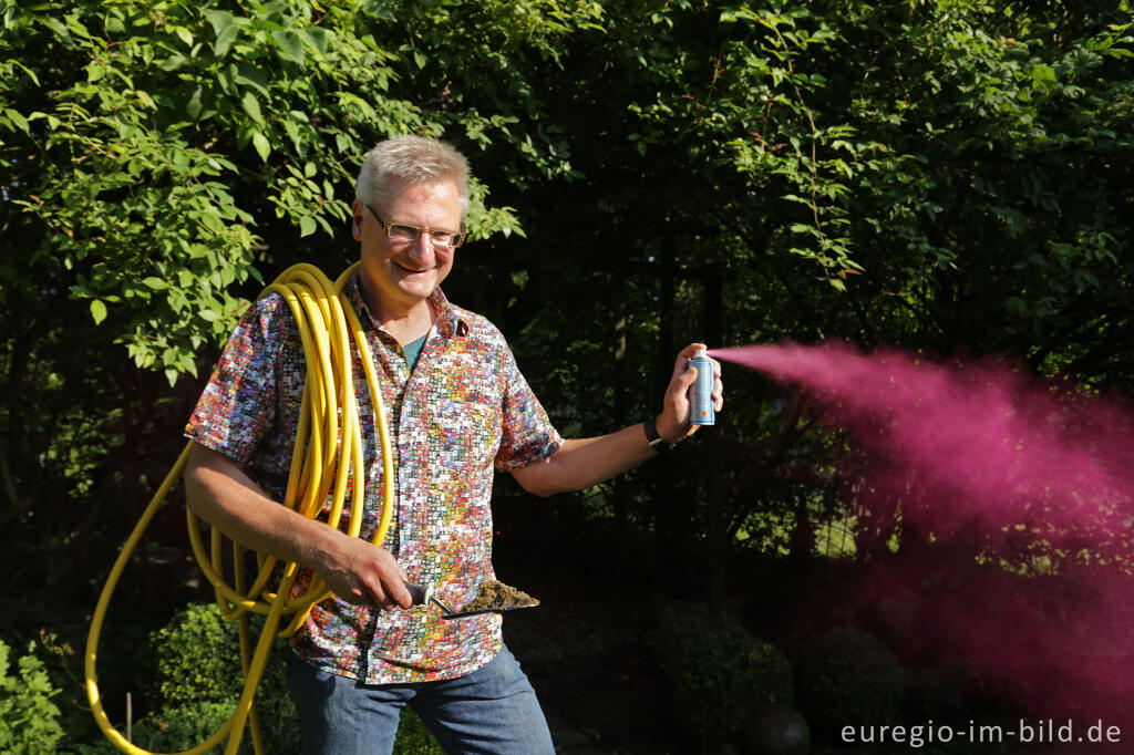Detailansicht von Klaus--Dieter Groth: Gartengestaltung mit Haarspry, Schlauch und Sand