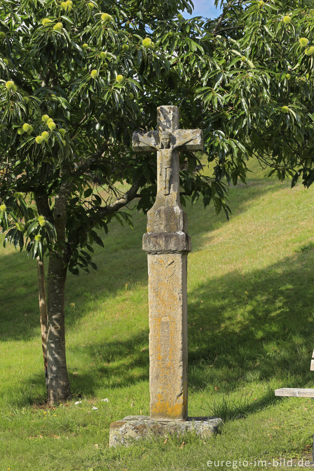 Detailansicht von Pestkreuz von 1633 in Densborn