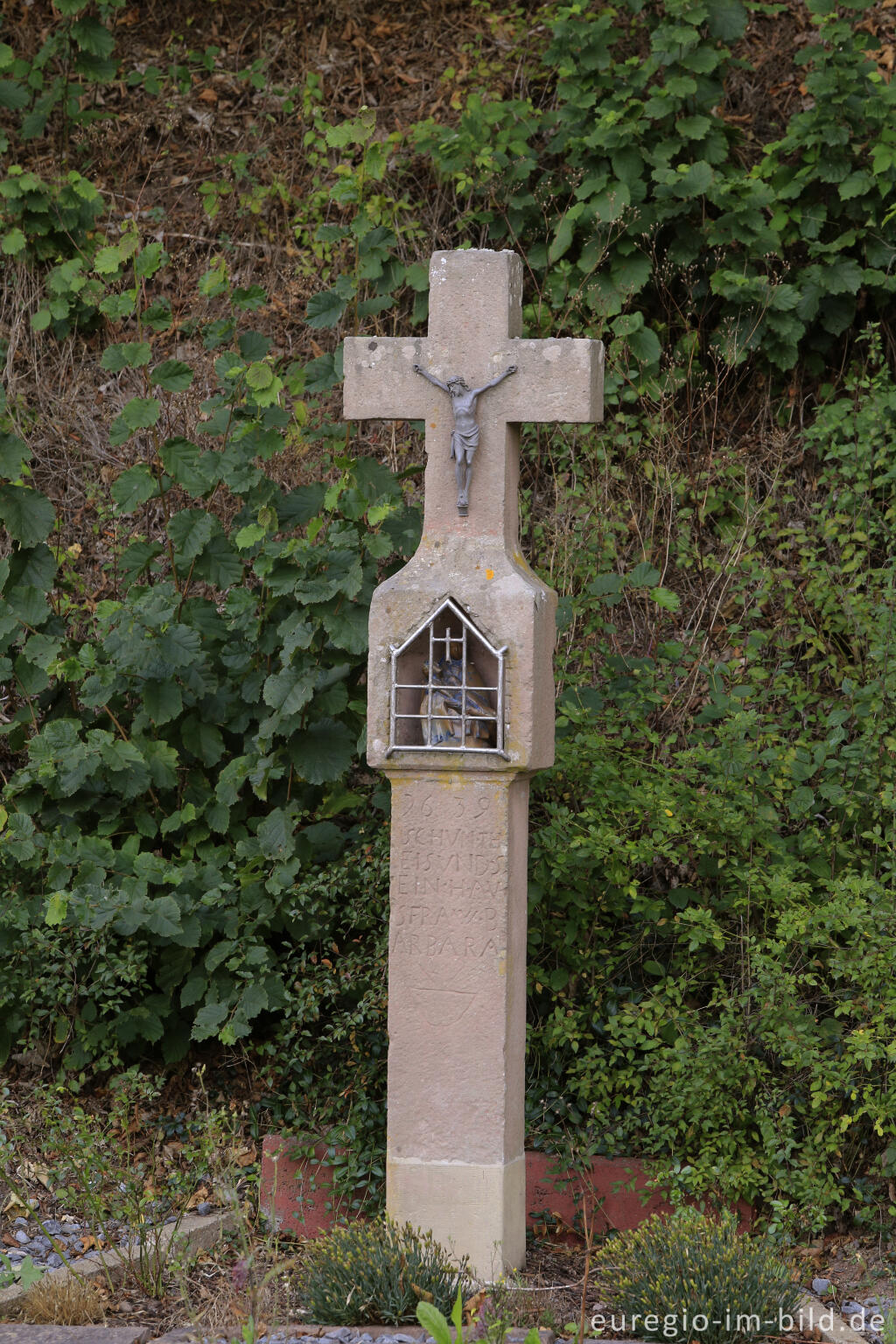 Detailansicht von Wegekreuz an der Bitburger Straße bei Densborn von 1639