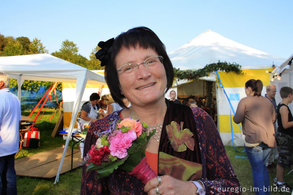 Detailansicht von Weinkönigin Miranda Severijns, Weinfest in Wahlwiller, Südlimburg 2011